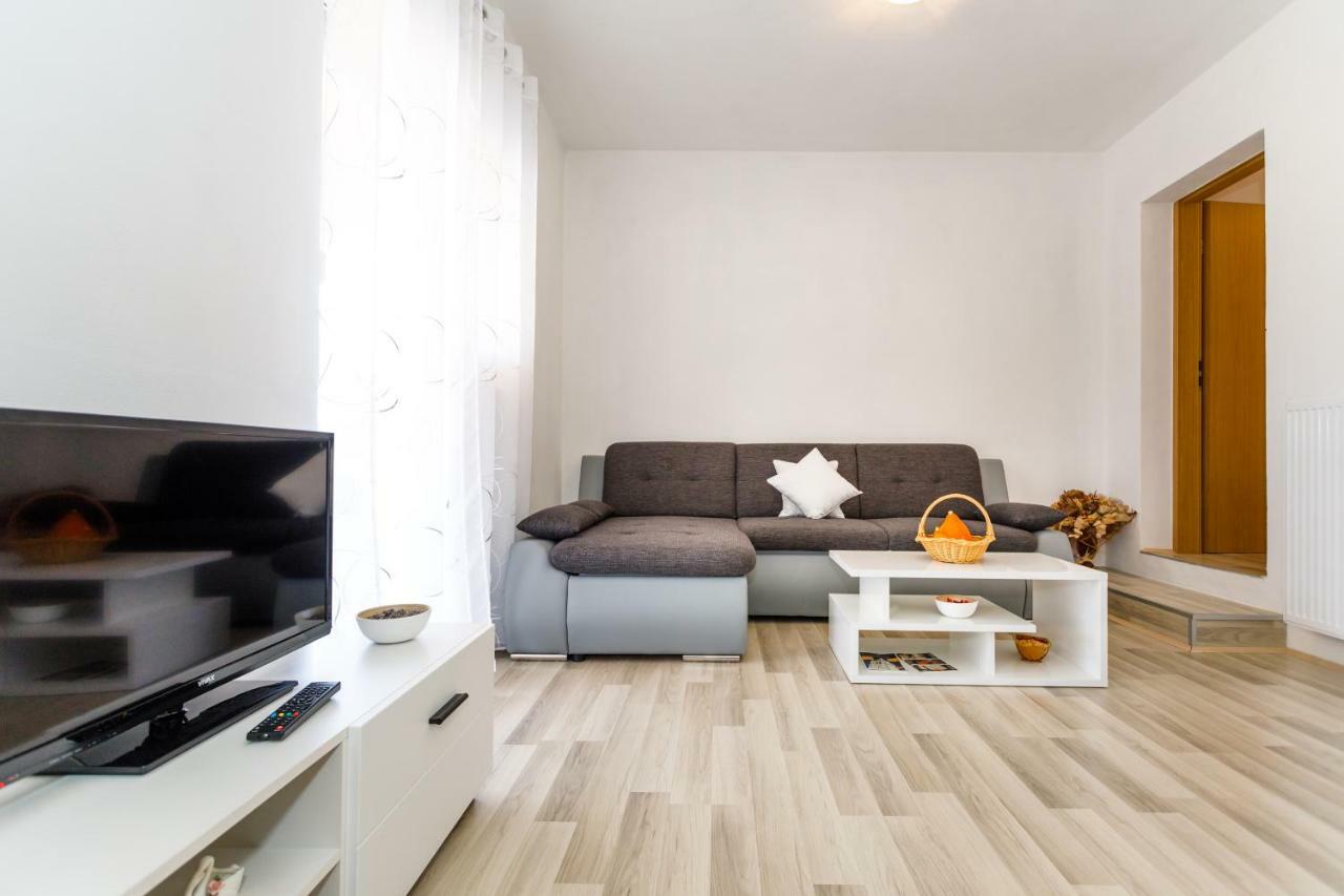 Apartman Dobrila Vrh  Luaran gambar